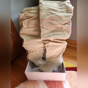 Cape Robbin off white boots 7